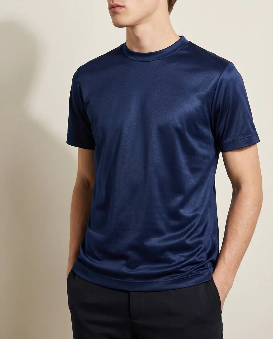 GLÄNSANDE RUNDHALSAD T-SHIRT